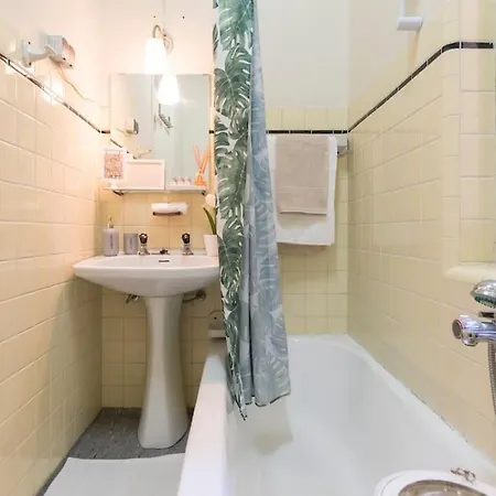 Bairro Alto 3 * リスボン